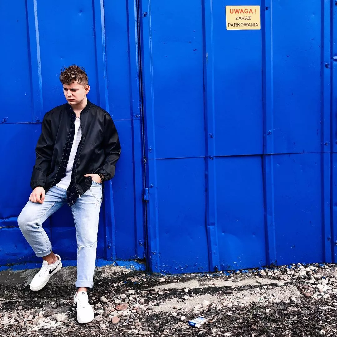 Gwiazdor disco polo źle się ubierał?! Jego szafa przeszła prawdziwą rewolucję! Pomogła mu w tym specjalistka! 